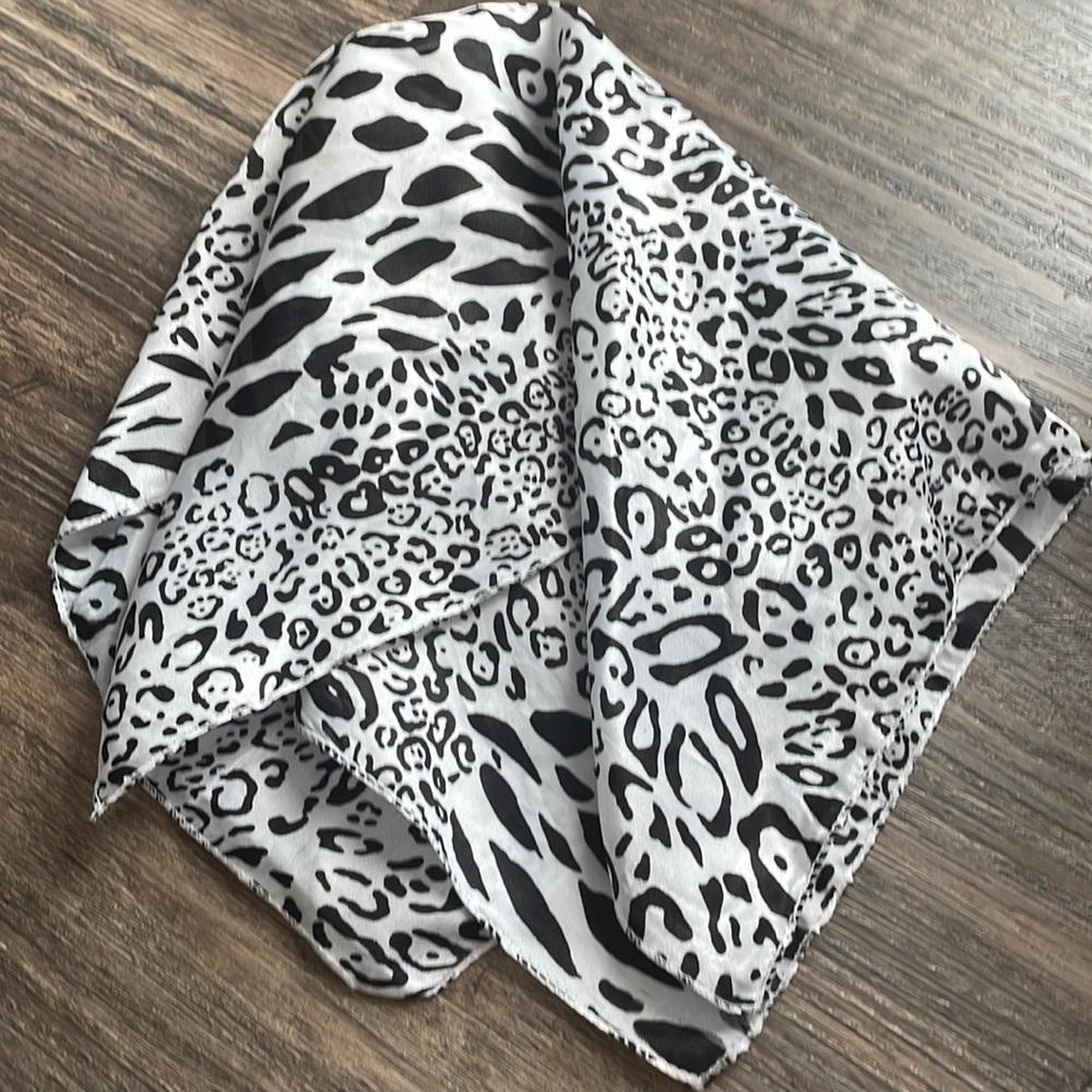 Brand new scarf